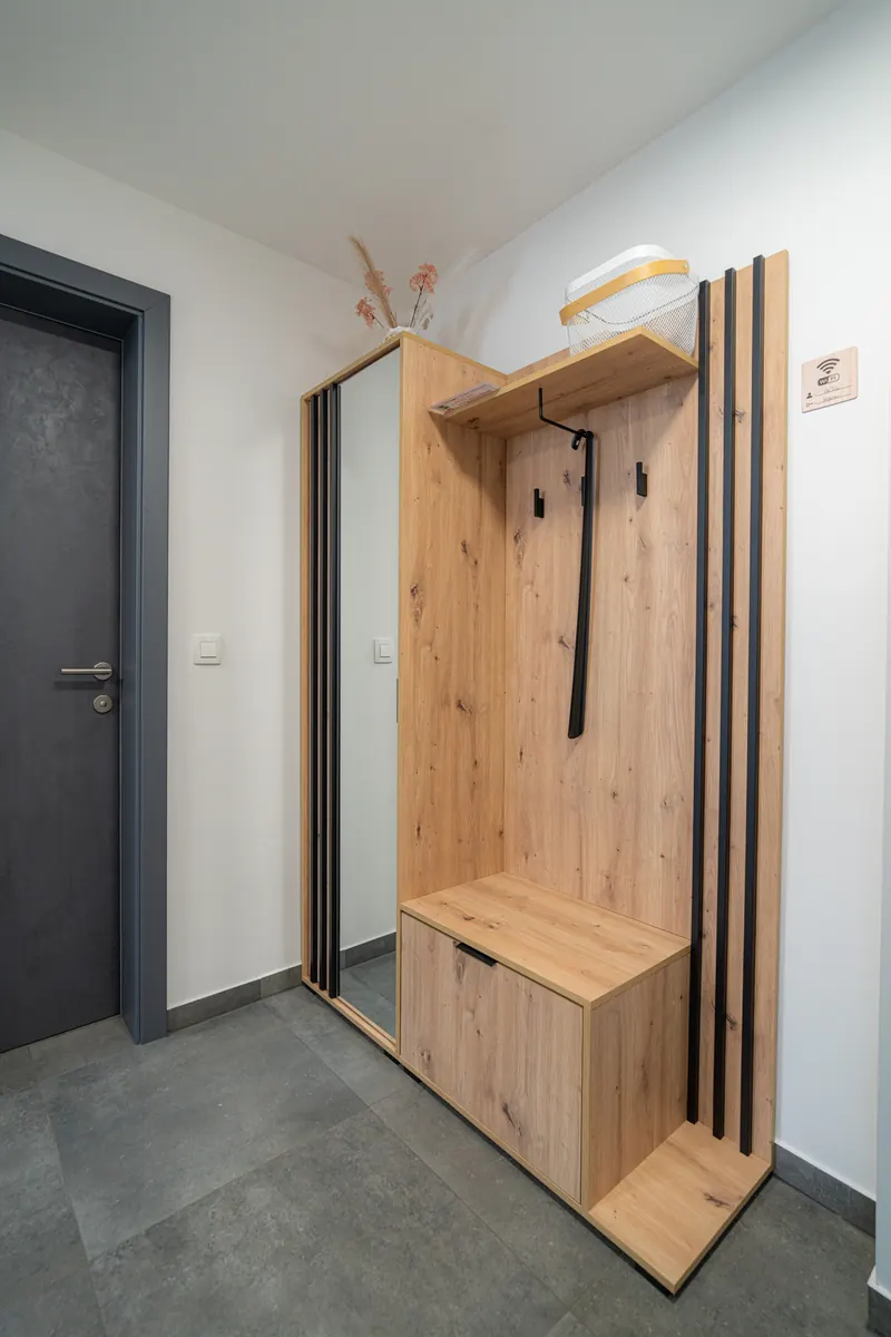 Hodnik med prostori apartmaja